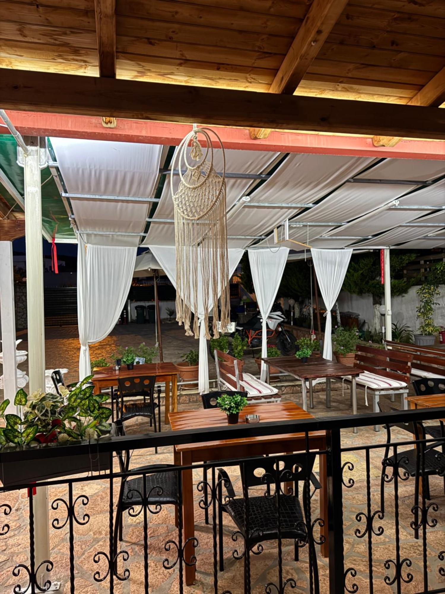 Cozy Veranda Kristian - Free Parking Ksamil Zewnętrze zdjęcie
